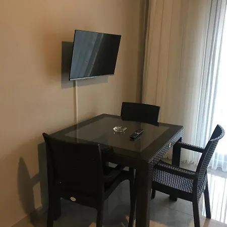 Golden Lake Aparts Aparthotel