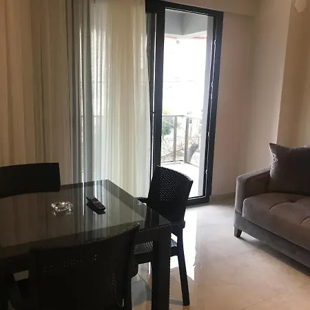 Aparthotel Golden Lake Aparts *
