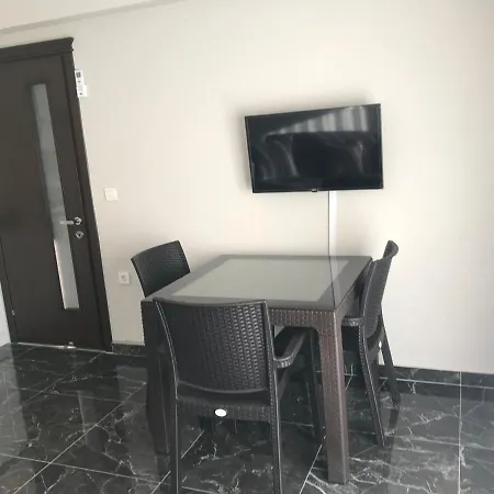 Aparthotel Golden Lake Aparts *
